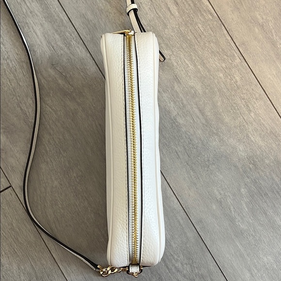 Michael Kors NWOT White Fultan Large Pebbled Leather Crossbody Bag Gold Accent - Picture 7 of 14